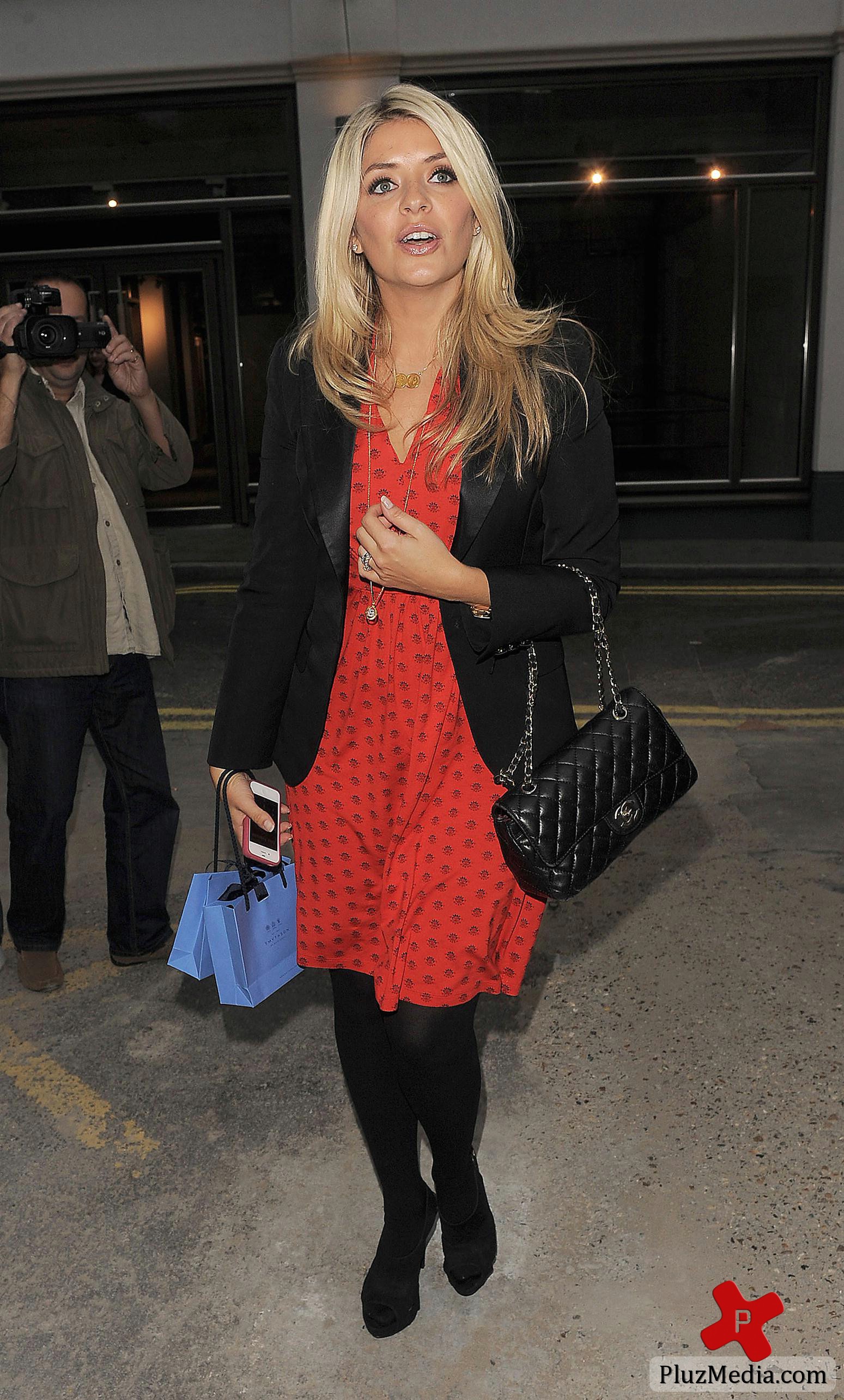 Holly Willoughby - ,London Fashion Week Spring Summer 2012 - Very.co.uk - Outside | Picture 83385